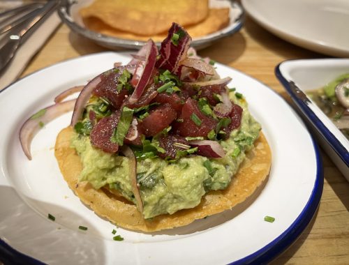 Tostada de atún Costa Pacífico en Barcelona
