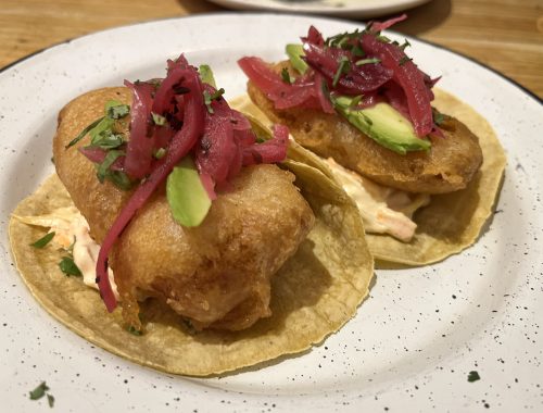Tacos de pescado en Costa Pacífico