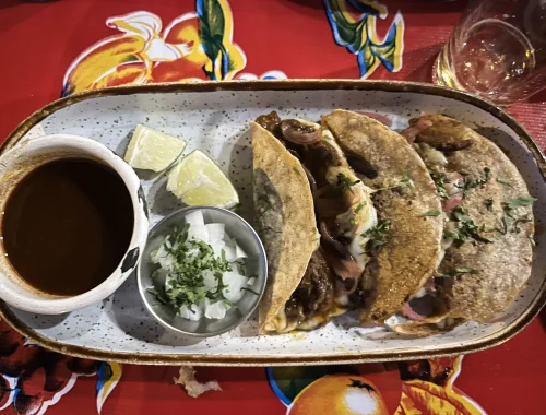 Quesadillas de birria de ternera
